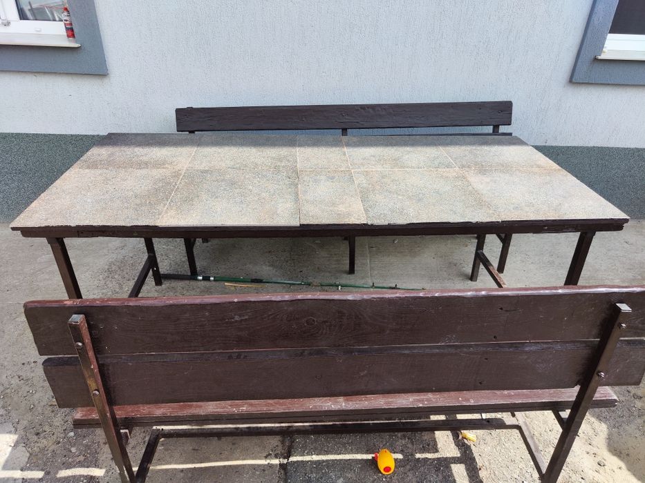 Срочно! Стол + 2 лавочки (в подарок ковер)