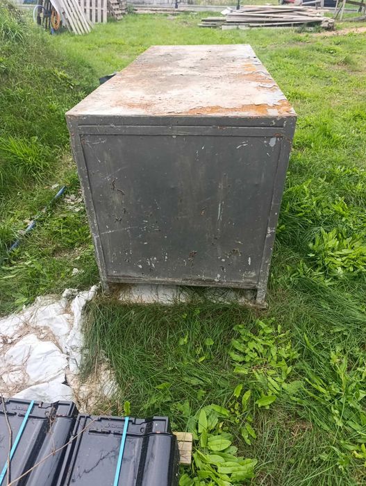 Stół warsztatowy falbanek