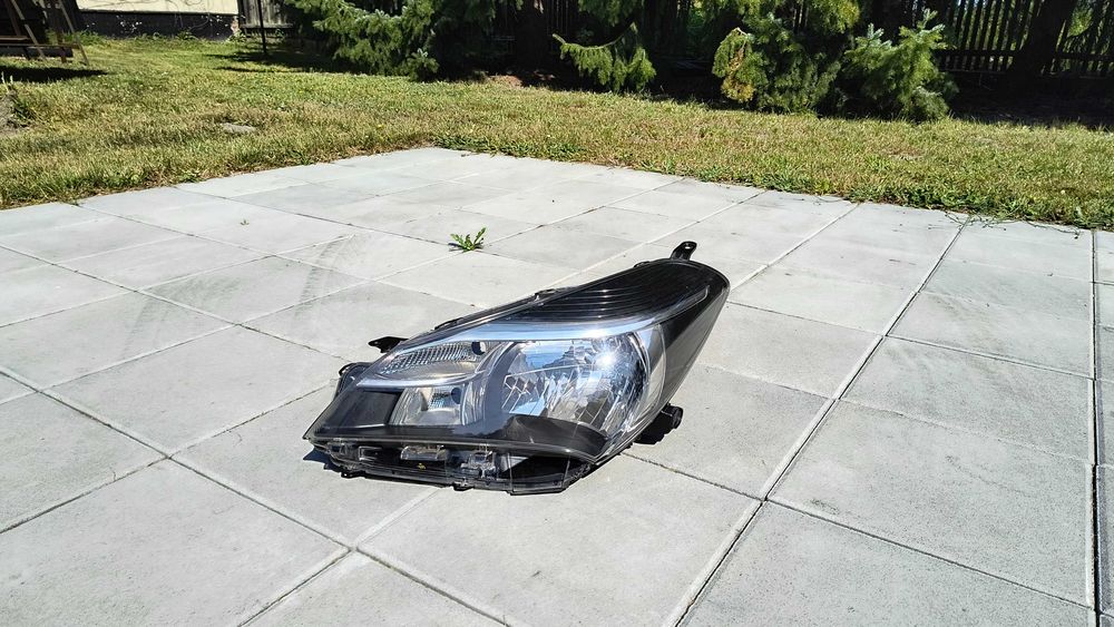 Lampa Reflektor lewy do Toyota YARIS III