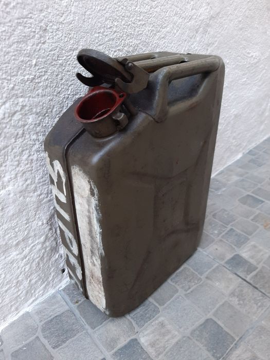 Jerrican militar de combustível