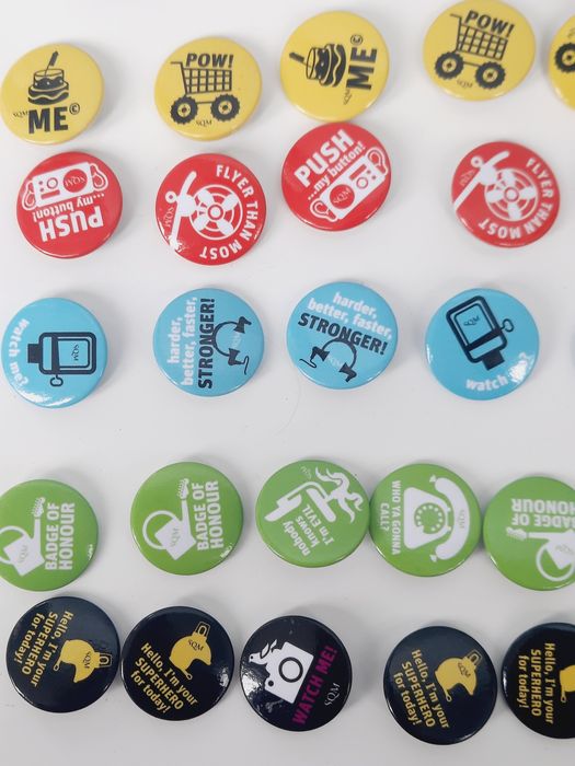 Значки разные. Цена за всех.