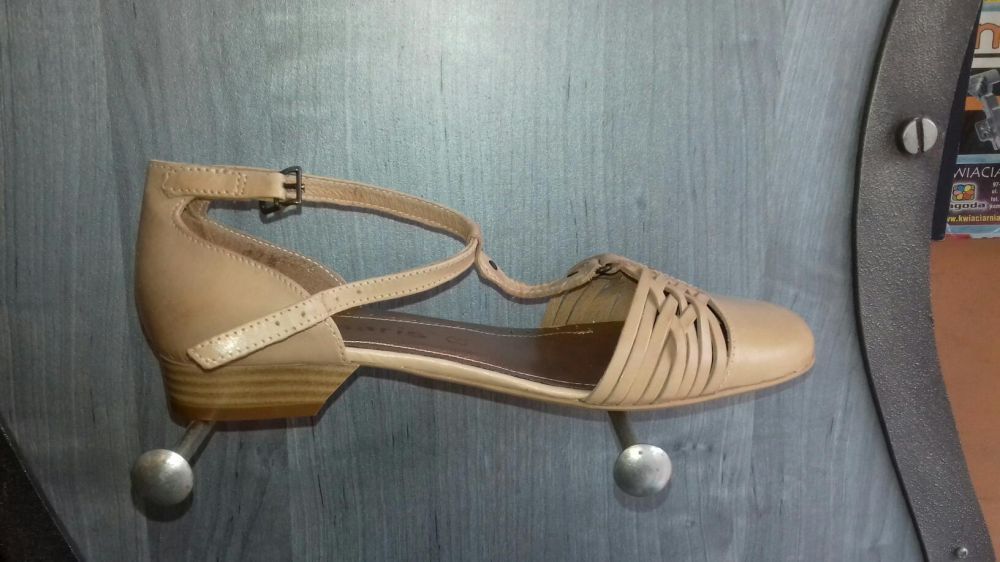 Tamaris sandały z palcami i piętą skóra bezowe pasek 37 38 39