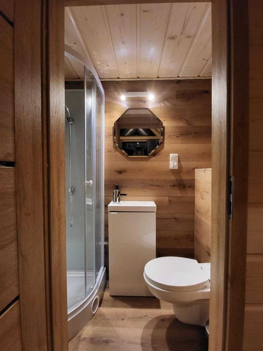 Jezioro Nyskie. Domki na drzewach Skorochów-Nysa