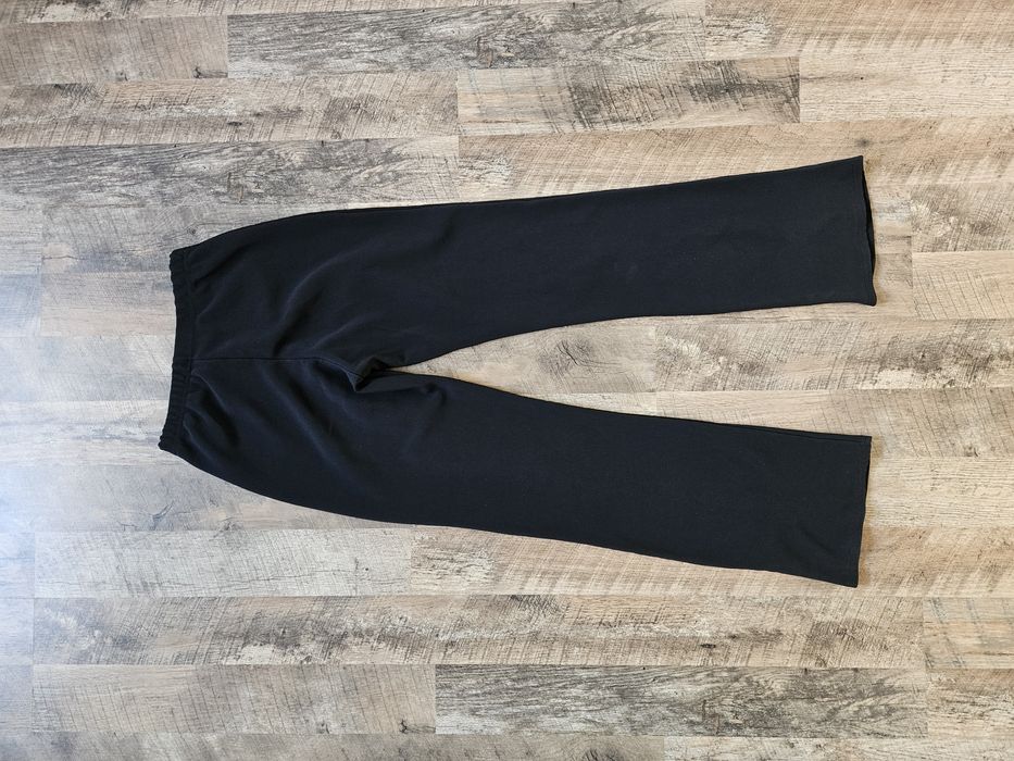 Spodnie czarne M prążkowane
