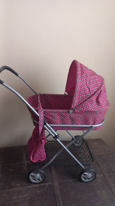 Каляска для ляльки