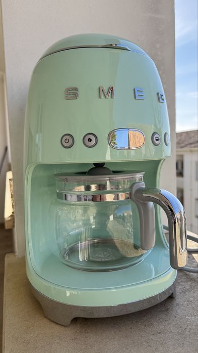Máquina de Café de Filtro SMEG