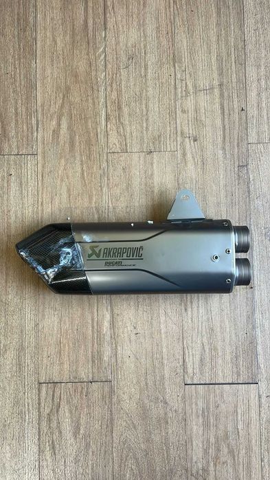 PONTEIRA ESCAPE AKRAPOVIC DUCATI MULTISTRADA V4 PIKES PEAK 2023