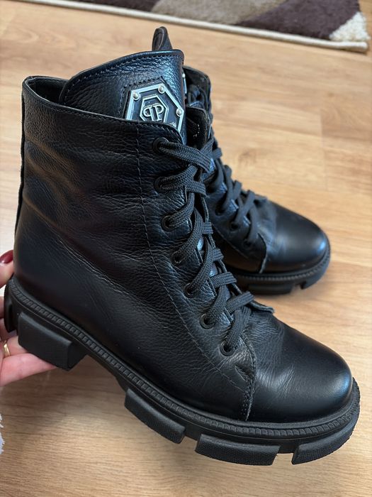 Обувь женская ..