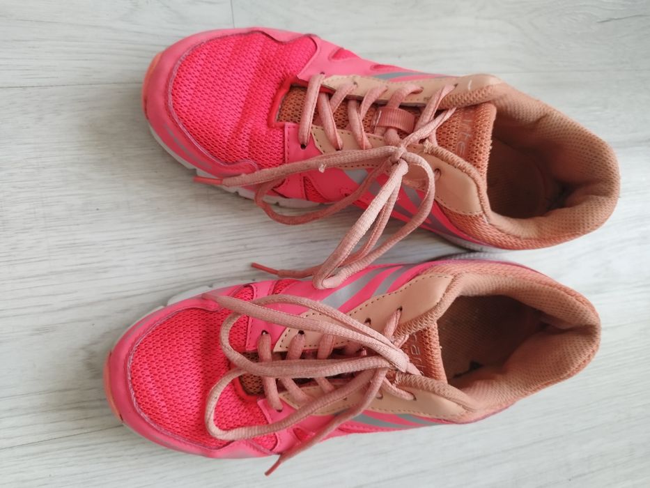 Buty sportowe damskie