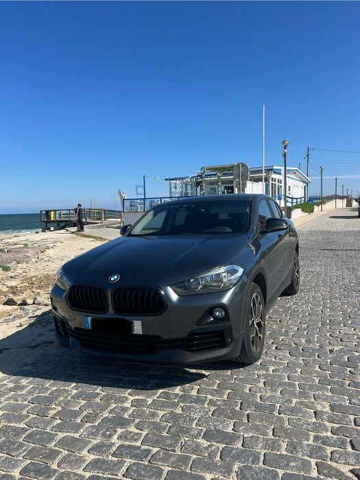 BMW X2 cinza escuro