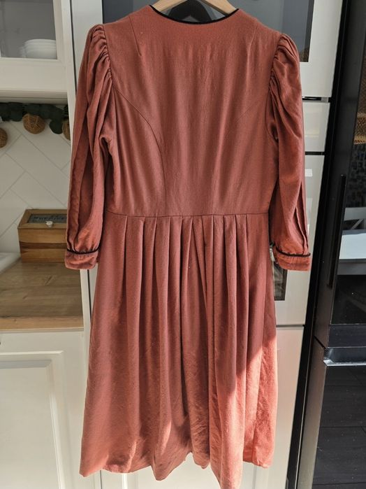 Sukienka wełniana bawarska 42