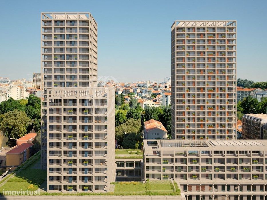 Apartamento T0 no Fernão Magalhães 127, Porto