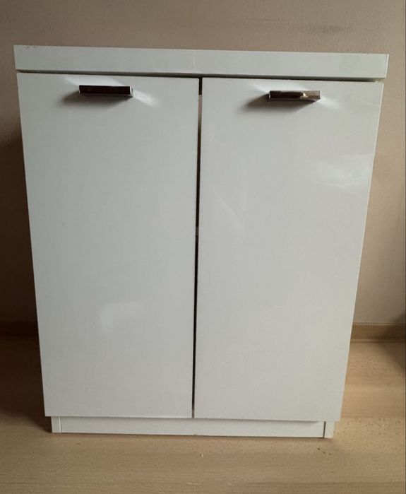 Szafka pod umywalkę z wcięciem biały połysk biała srebro