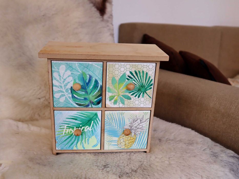 Drewniana mini komoda z szufladami organizer
