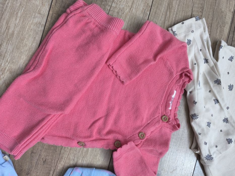 Cztery komplety dresów 62 girl