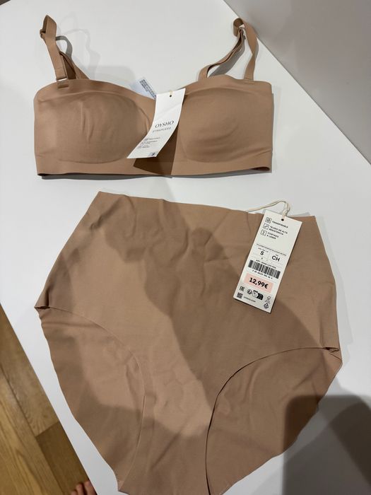 Oysho безшовний комплект білизни S