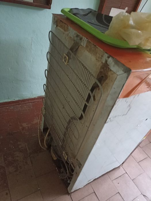 Холодильник рабочий