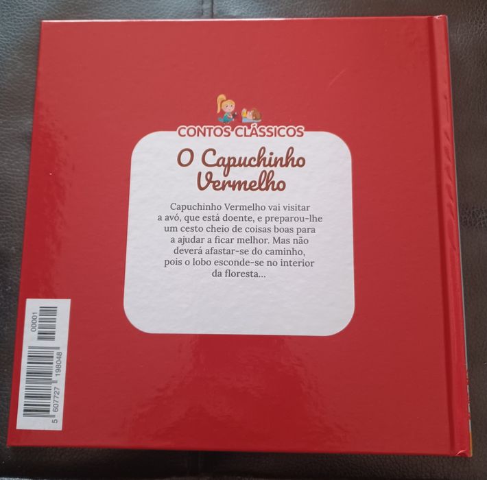 Livro 'O Capuchinho Vermelho'