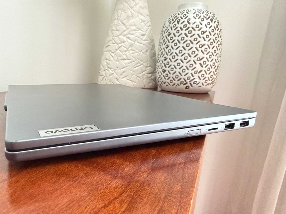 Lenovo IdeaPad 5 Hibrido|LCD Tactil|Ryzen 5-8645HS|16G|512G|Radeon 2Gb