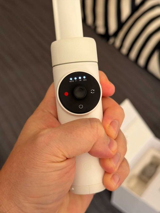 Gimbal/estabilizador Insta360 Flow (Creator Bundle)