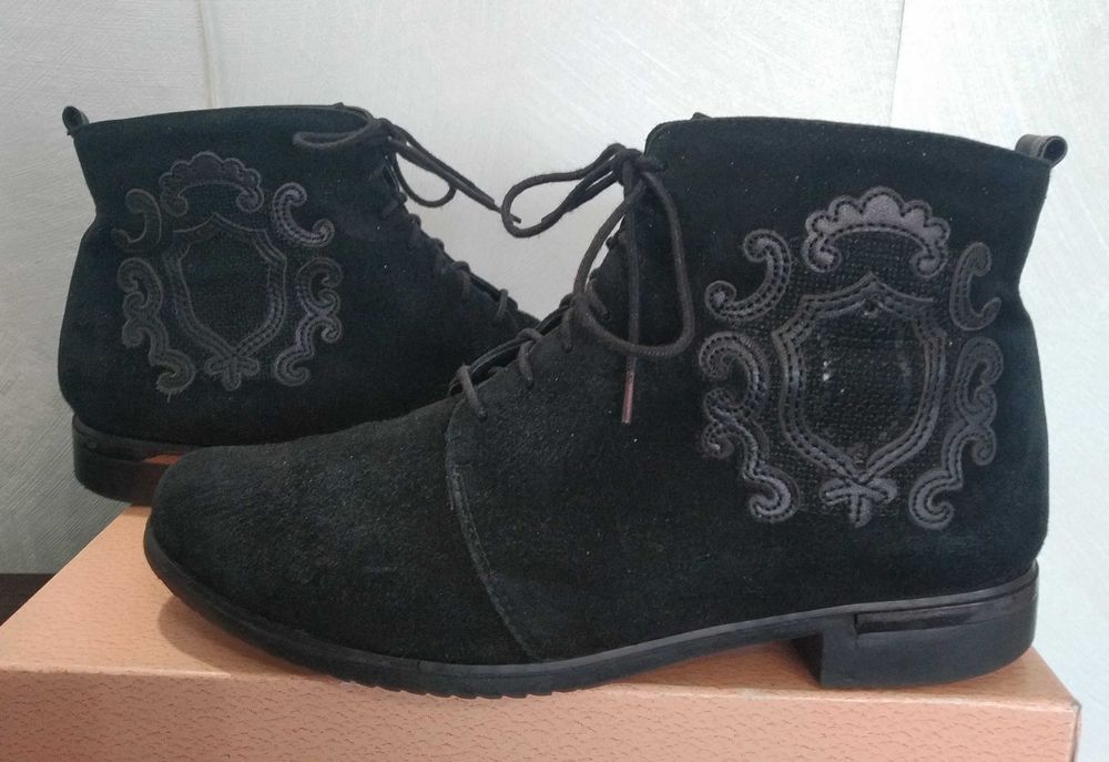 Женские замшевые ботинки Аnna Lucci 38 р.