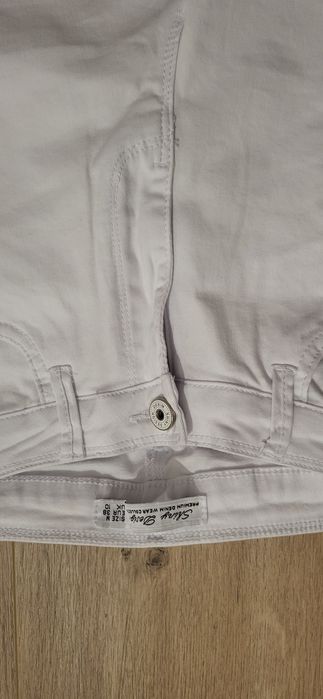 Spodnie rurki jeansy ala Guess XS/S