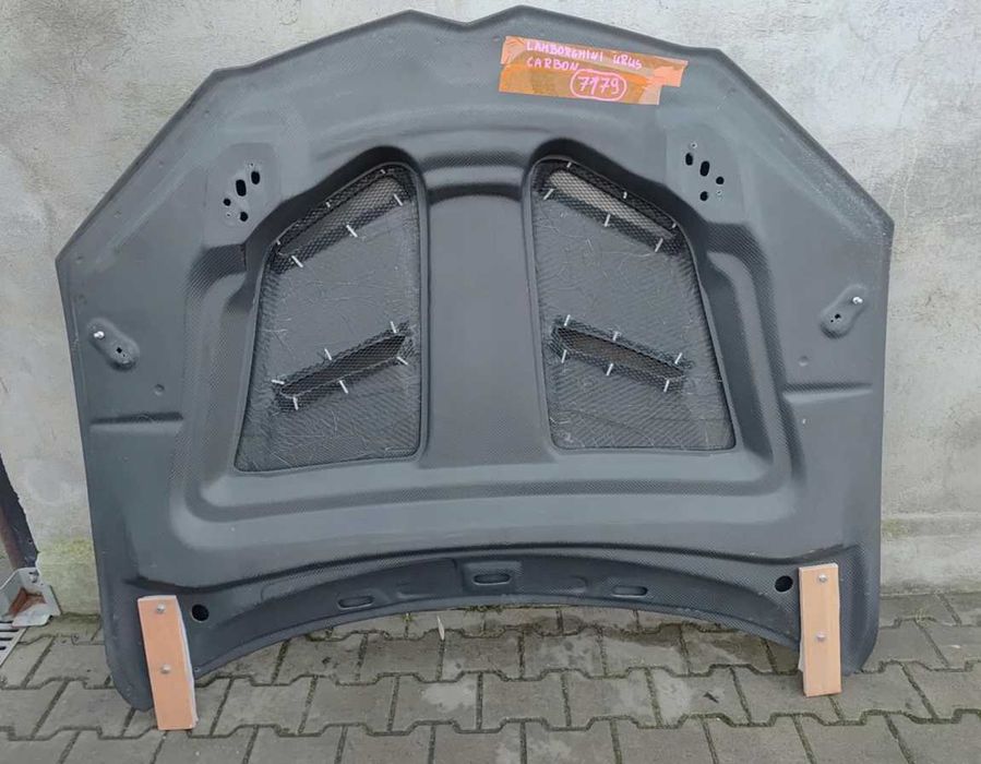 Капот Lamborghini Urus carbon
