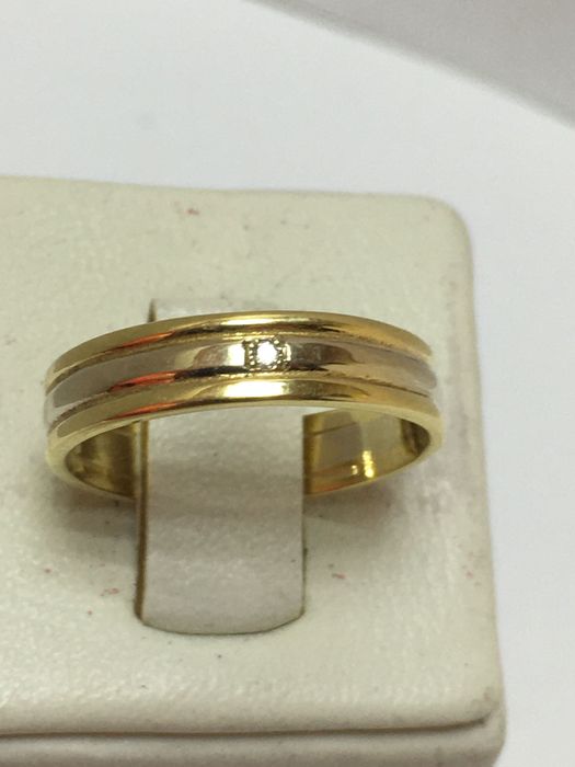 Каблучка з діамантом