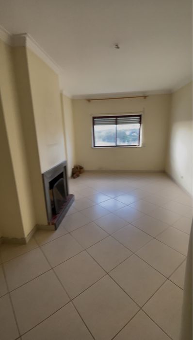 Alugo T1 Almada (monte de caparica) ( junto á universidade Egas Moniz)