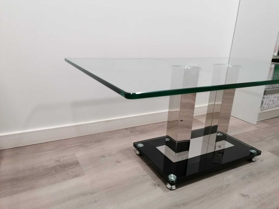 Mesa de centro em vidro
