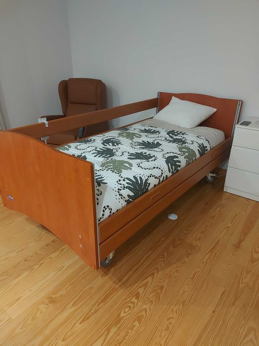 Cama articulada elétrica como nova