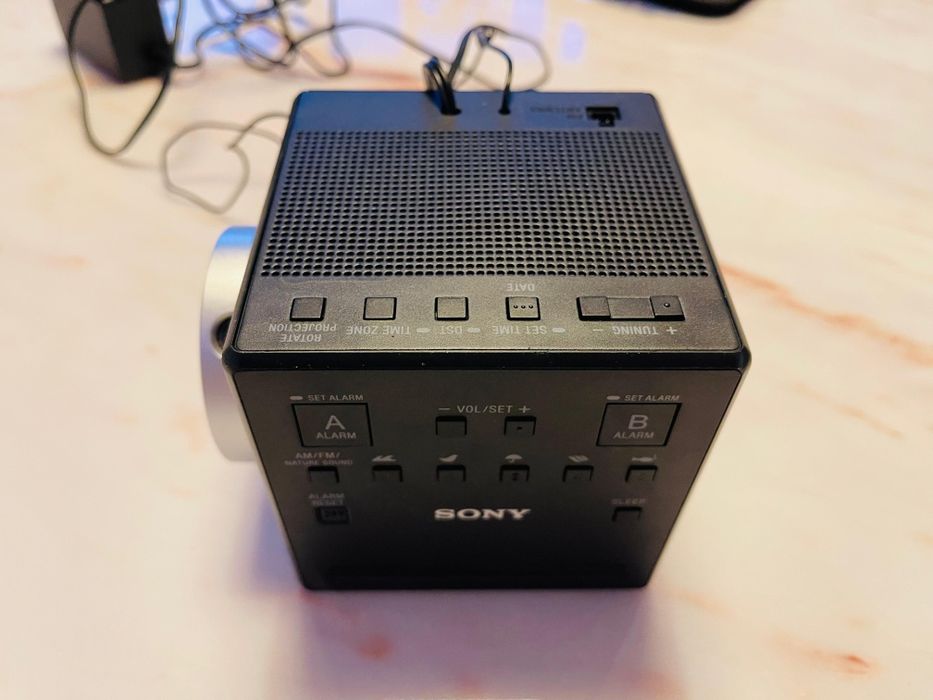 Sony Rádio-relógio com projetor de horas
ICF-C1PJ