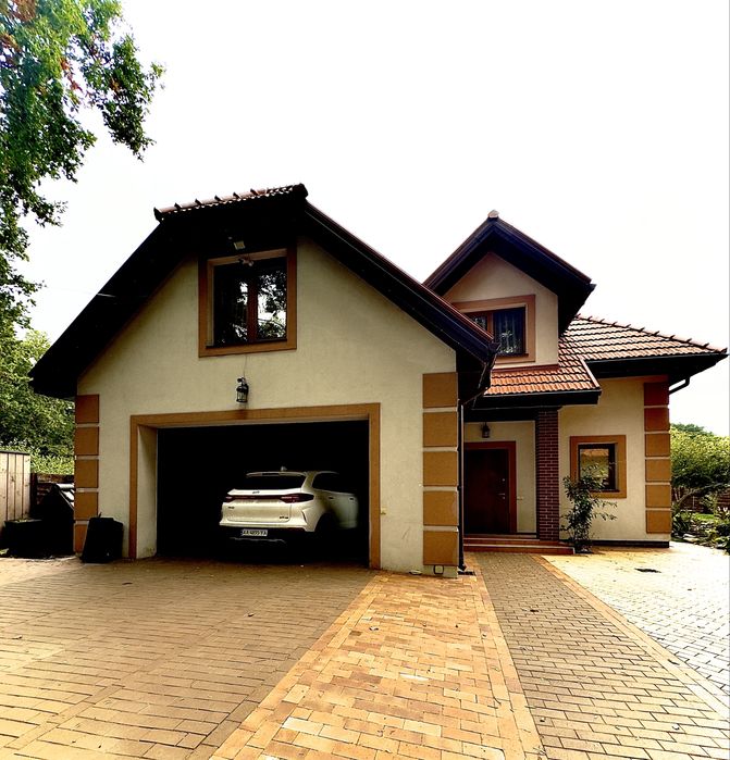 Подобова оренда будинку . Є лазня басейн-купель альтанка з мангалом