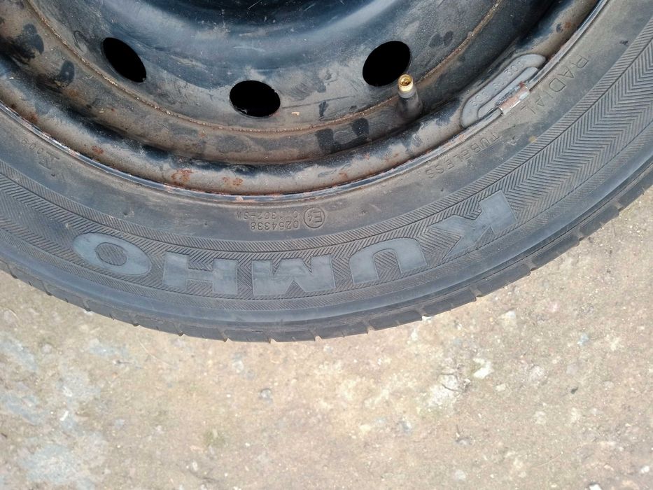 Резина Колесо в сборе с новой резиной R15 185/65