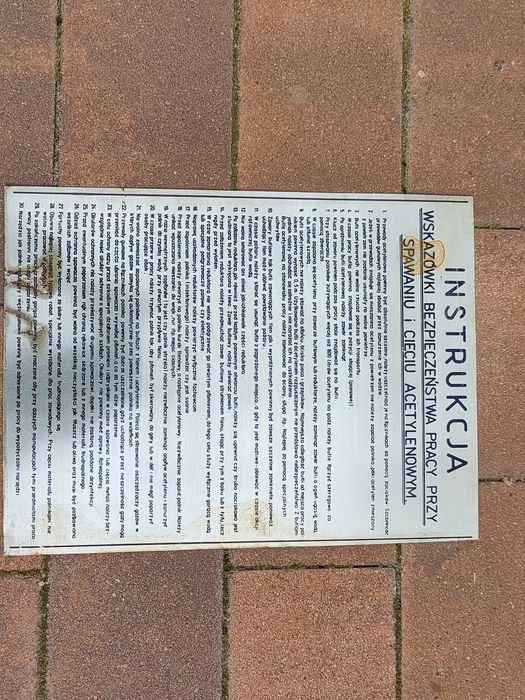 Tablica z okresu PRL-u BHP spawanie i cięcie acytylenem