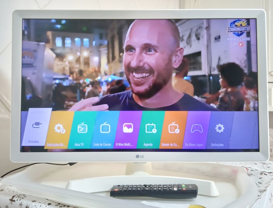 TV/MONITOR_LG_LED_24TL510V-WZ_Écran: 24" (HD)
Diagonal 61 cm_Transformador: 19V_Cor Branca