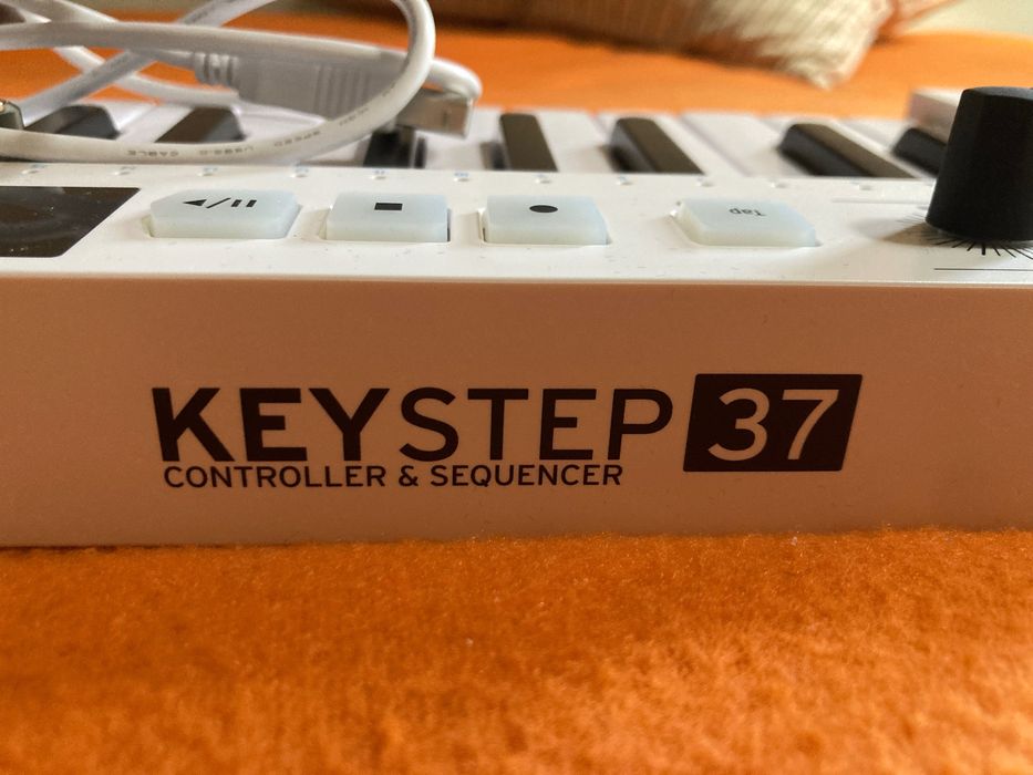 Controlador e sequenciador Arturia Keystep 37