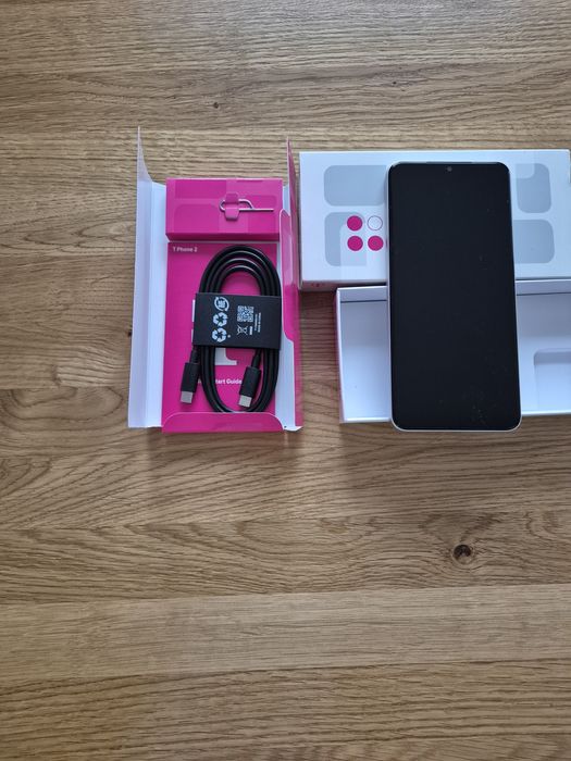 Smartfon T Phone 2 5G