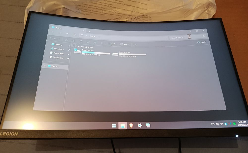 Monitor Curvo Lenovo R32qc-30 VA 31.5" QHD 180HZ