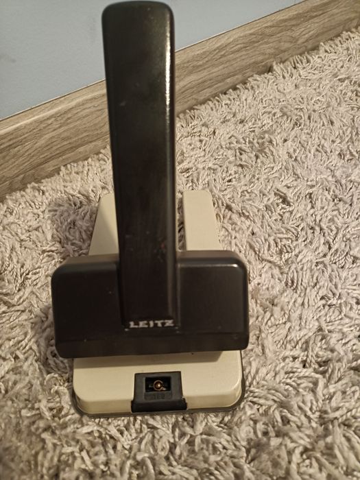Dziurkacz Leitz duży 5180