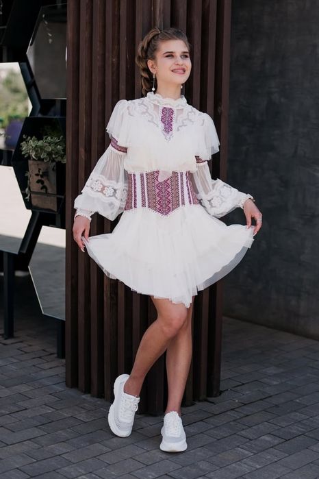 Продам шикарное платье в украинском стиле