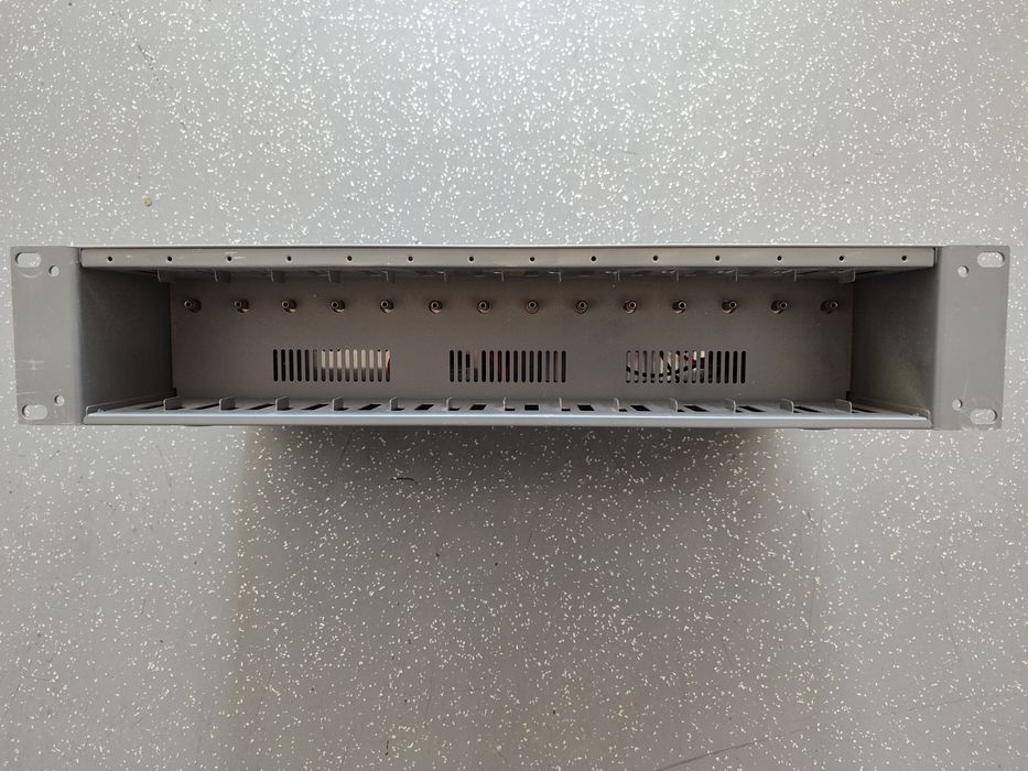 Шасси для медиаконвертеров