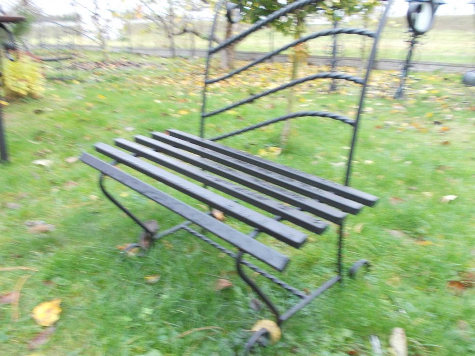 Ławeczka ogrodowa kuta