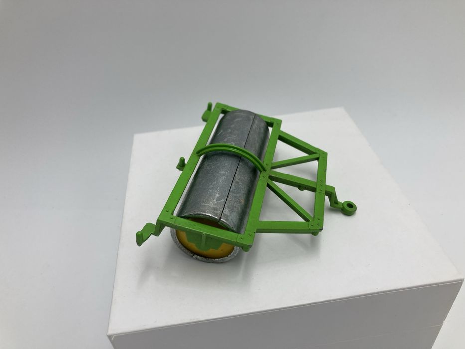 Siku 2554 1:32 Farmer farm Wał Łąkowy