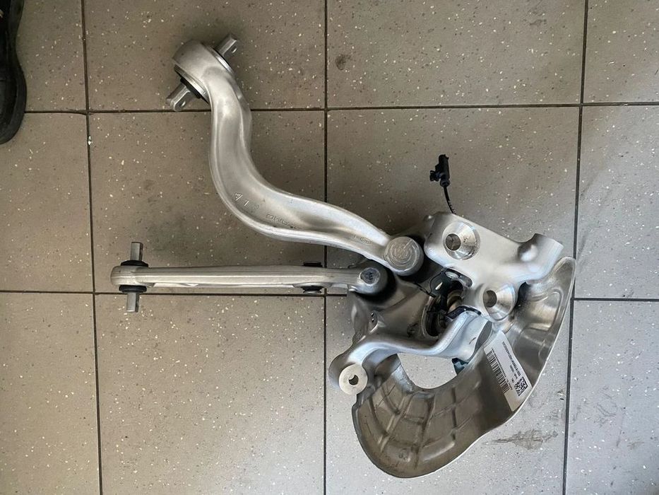 zwrotnica lewa lub prawa z wahaczem mercedes-benz al a232