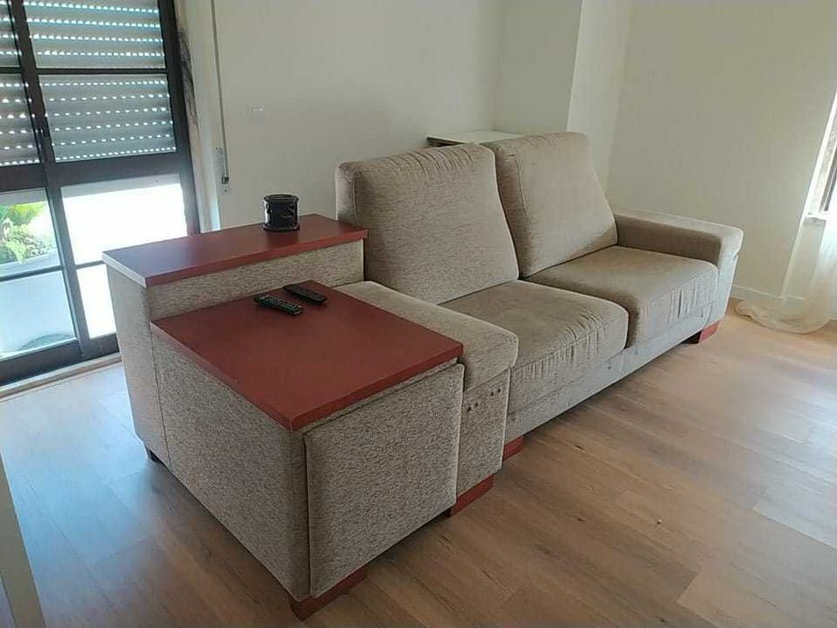 sofa 2 lugares c/mesa apoio incorporada_ c=2.75m;L=1.00m