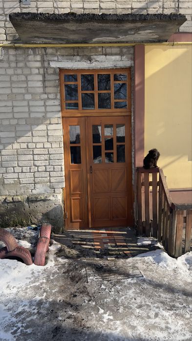 Продаж двокімнатної квартири без зручностей.