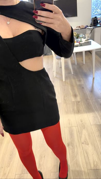 Сукня вечiрня з вирiзом