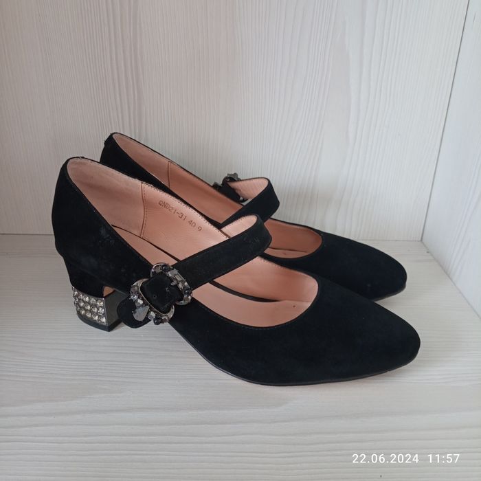 Туфлі 40 розмір. Натуральний замш