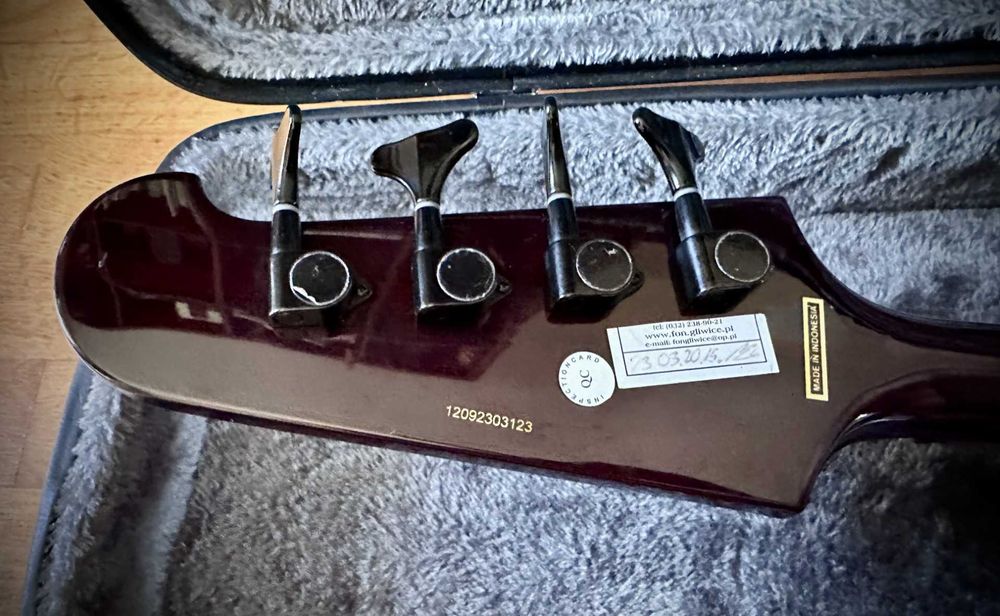 Epiphone Thunderbird Classic Pro IV 2015 Sunburst Custom Hard Case